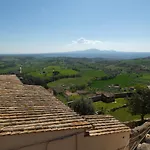 Scappo In Umbria, La Terrazza Lugnano in Teverina